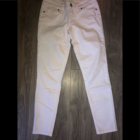 The Limited Pants - 🤍The Limited Jeans/jeggings🤍